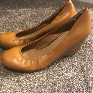 Jessica Simpson wedges